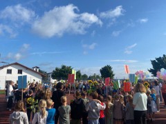 Verabschiedung-unserer-vierten-Klassen-am-letzten-Schultag